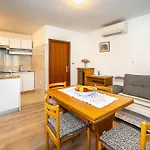 Beti With Balcony Apartman *