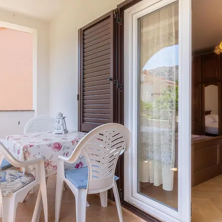Beti With Balcony Baska (Krk)